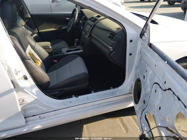 2014 Toyota Camry Se მანქანა იყიდება აუქციონზე, vin: 4T1BF1FK1EU392195, აუქციონის ნომერი: 44668053
