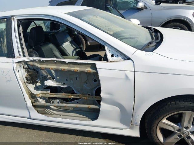 2014 Toyota Camry Se მანქანა იყიდება აუქციონზე, vin: 4T1BF1FK1EU392195, აუქციონის ნომერი: 44668053