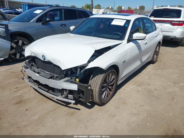 3MW39FF08P8C88764 BMW 330e