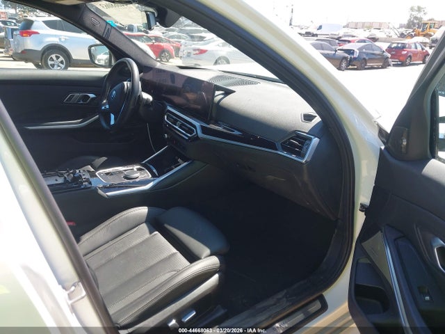 3MW39FF08P8C88764 BMW 330e