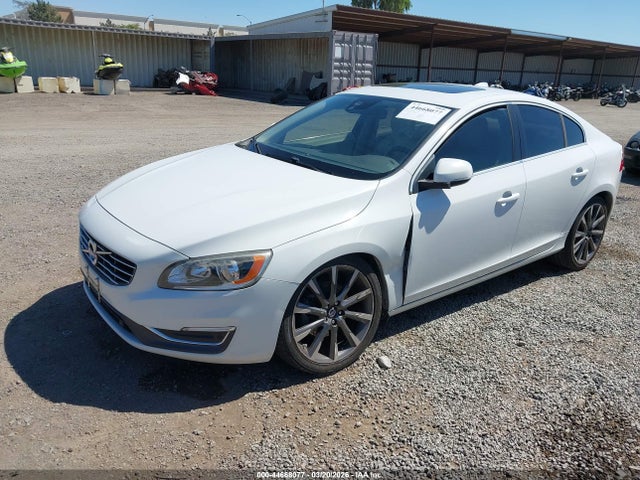 YV126MFK9F1340560 Volvo S60 T5 Premier