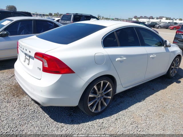 YV126MFK9F1340560 Volvo S60 T5 Premier