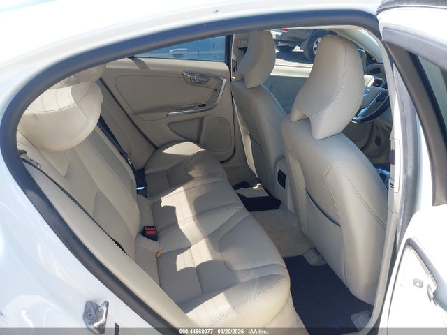 YV126MFK9F1340560 Volvo S60 T5 Premier