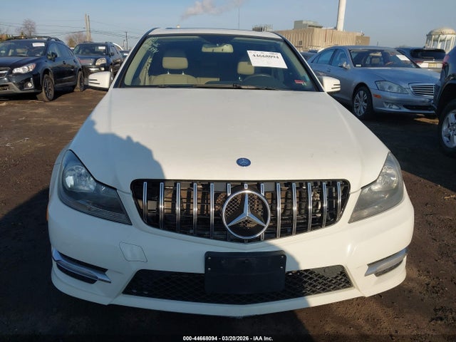 Aukcja sprzedaży 2012 Mercedes-benz C 300 Sport 4matic, vin: WDDGF8BB9CA719374, numer aukcji: 44668094