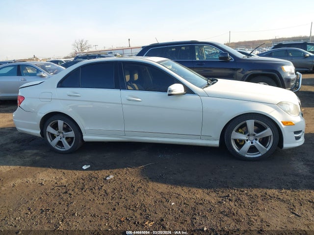 Aukcja sprzedaży 2012 Mercedes-benz C 300 Sport 4matic, vin: WDDGF8BB9CA719374, numer aukcji: 44668094