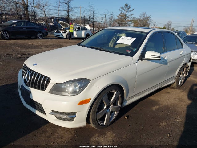 Aukcja sprzedaży 2012 Mercedes-benz C 300 Sport 4matic, vin: WDDGF8BB9CA719374, numer aukcji: 44668094