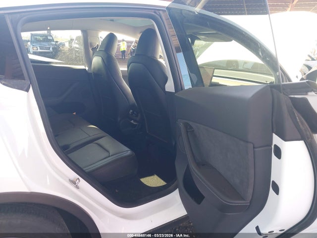 2023 TESLA MODEL Y 7SAYGDEE9PA128999 Photo 7