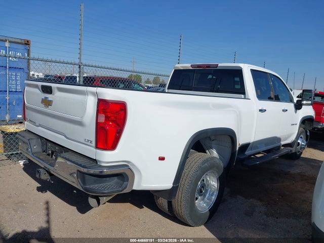 44668191 :رقم المزاد ، 1GC4YUEY2NF356860 vin ، 2022 Chevrolet Silverado 3500hd 4wd  Long Bed Ltz مزاد بيع