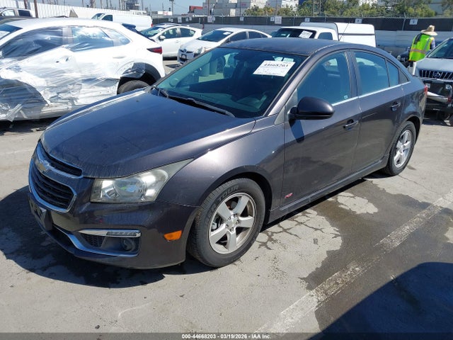 Chevrolet Cruze 1lt Auto 2015 1G1PC5SB3F7144569 Image 2