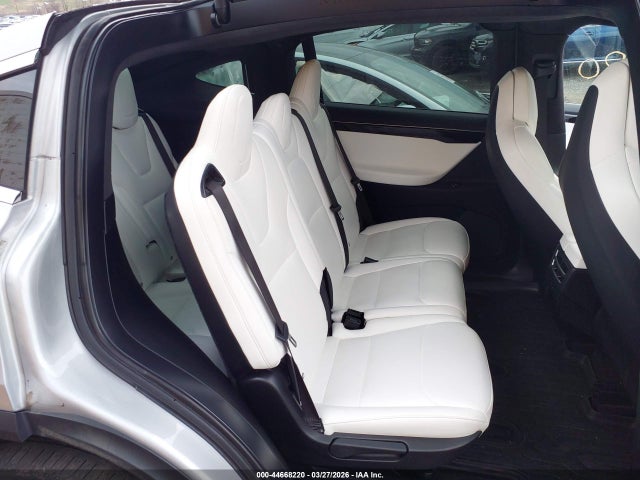 Tesla Model X 100d/75d/90d 2017 5YJXCAE21HF075079 Image 8