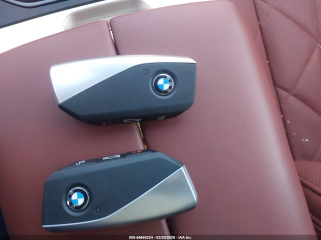 44668224 :رقم المزاد ، WB523CF08SCU44619 vin ، 2025 Bmw Ix Xdrive50 مزاد بيع