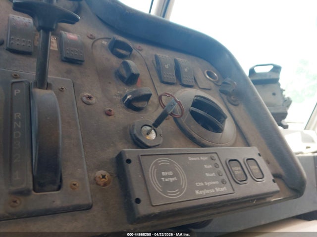 Freightliner Chassis M Line Walk-in Van 2014 4UZAAPDU6ECFT0887 Image 11