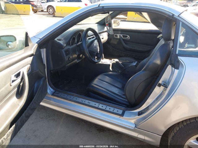 Aukcja sprzedaży 2001 Mercedes-benz Slk 230 Kompressor, vin: WDBKK49F11F224733, numer aukcji: 44668288
