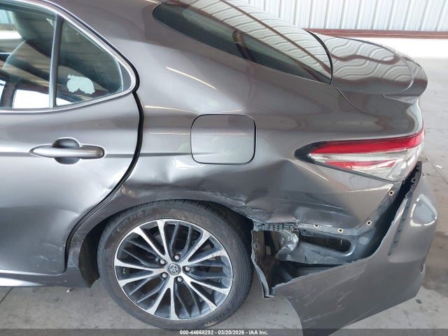 4T1B11HK3KU209502 Toyota CAMRY SE