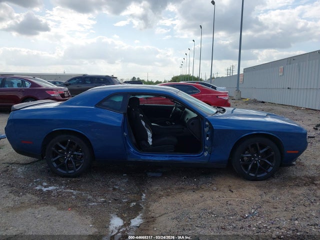 2022 Dodge Challenger Sxt მანქანა იყიდება აუქციონზე, vin: 2C3CDZAG7NH151765, აუქციონის ნომერი: 44668317