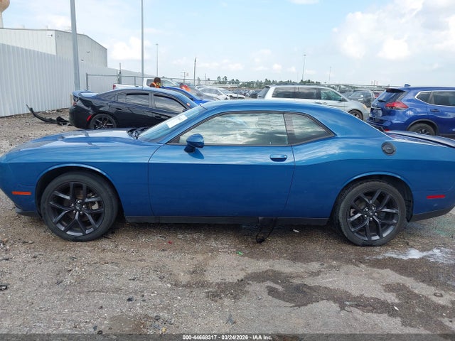2022 Dodge Challenger Sxt მანქანა იყიდება აუქციონზე, vin: 2C3CDZAG7NH151765, აუქციონის ნომერი: 44668317