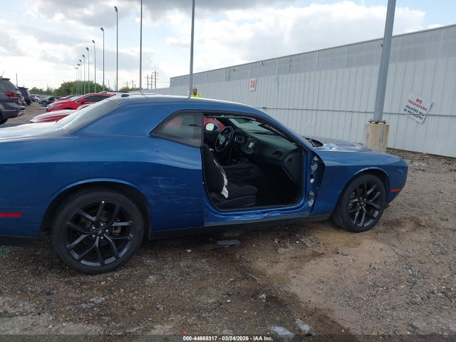 2022 Dodge Challenger Sxt მანქანა იყიდება აუქციონზე, vin: 2C3CDZAG7NH151765, აუქციონის ნომერი: 44668317
