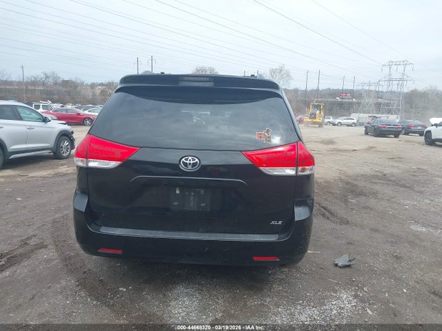 5TDYK3DC2ES485023 Toyota Sienna Xle V6 8 Passenger