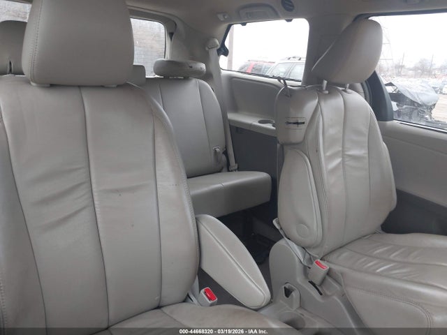 5TDYK3DC2ES485023 Toyota Sienna Xle V6 8 Passenger