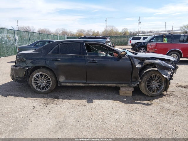 2013 Chrysler 300c John Varvatos Limited Edition მანქანა იყიდება აუქციონზე, vin: 2C3CCADGXDH741456, აუქციონის ნომერი: 44668344
