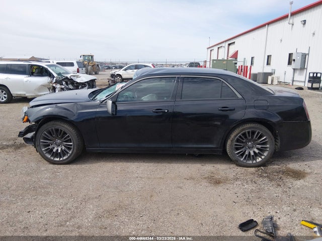 2013 Chrysler 300c John Varvatos Limited Edition მანქანა იყიდება აუქციონზე, vin: 2C3CCADGXDH741456, აუქციონის ნომერი: 44668344