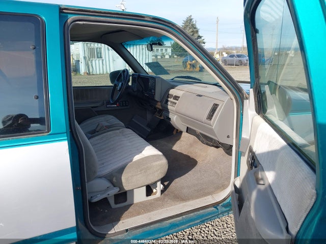 1993 CHEVROLET GMT-400 2GCFC29K6P1226415 Photo 4