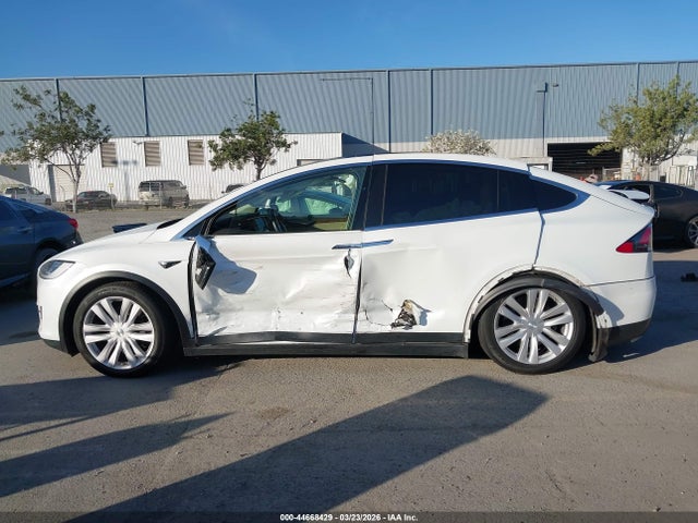 Aukcja sprzedaży 2017 Tesla Model X 100d/75d/90d, vin: 5YJXCBE21HF041665, numer aukcji: 44668429