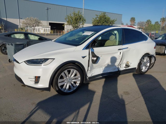 Aukcja sprzedaży 2017 Tesla Model X 100d/75d/90d, vin: 5YJXCBE21HF041665, numer aukcji: 44668429