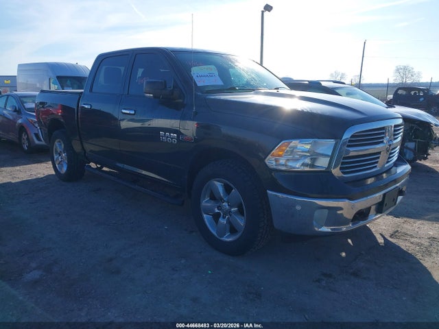 2015 RAM 1500 1C6RR7LM4FS717896