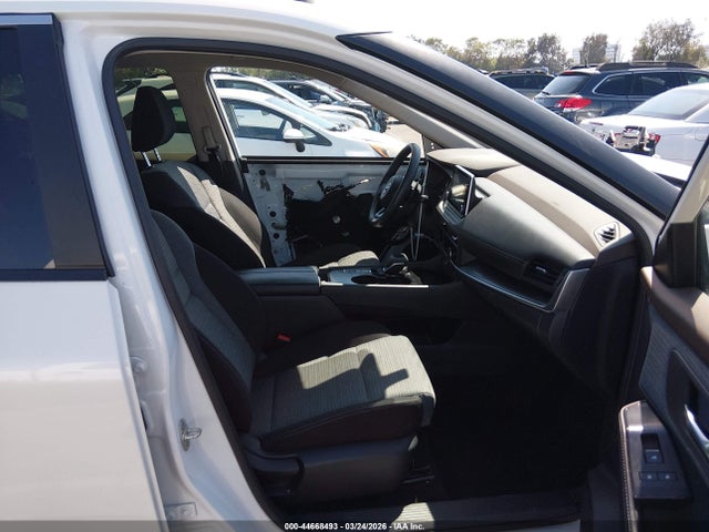 JN8BT3BA0PW410624 Nissan Rogue Sv Fwd