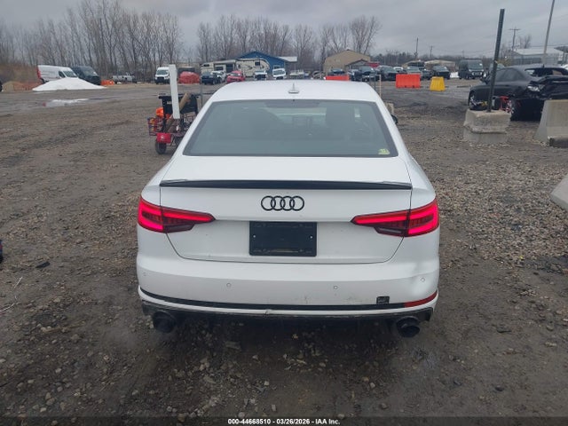 Продаж на аукціоні авто 2017 Audi A4 2.0t Premium, vin: WAUENAF43HN040642, номер лоту: 44668510