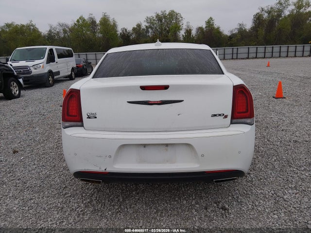 44668517 :رقم المزاد ، 2C3CCABGXPH641140 vin ، 2023 Chrysler 300 300s مزاد بيع