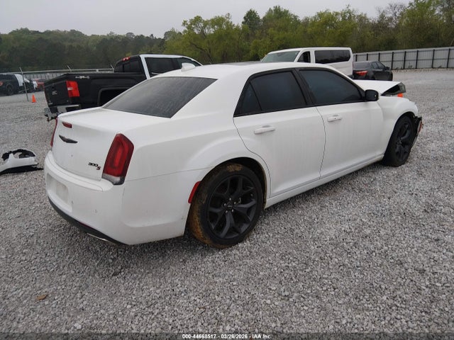 44668517 :رقم المزاد ، 2C3CCABGXPH641140 vin ، 2023 Chrysler 300 300s مزاد بيع
