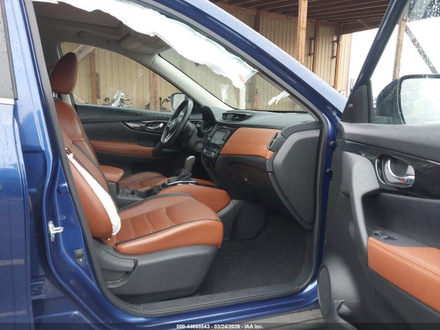 JN8AT2MV6HW020540 Nissan Rogue Sl