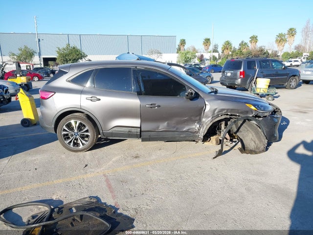 1FMCU0G6XMUA46800 Ford ESCAPE SE