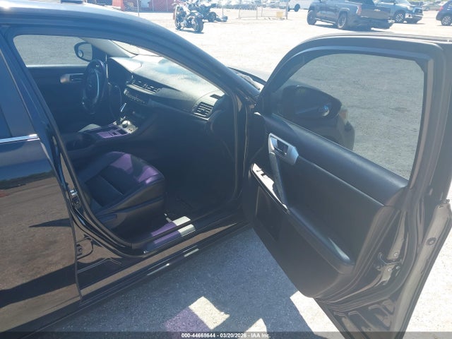 2011 Lexus Ct 200h Premium მანქანა იყიდება აუქციონზე, vin: JTHKD5BH3B2011805, აუქციონის ნომერი: 44668644