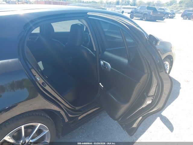 2011 Lexus Ct 200h Premium მანქანა იყიდება აუქციონზე, vin: JTHKD5BH3B2011805, აუქციონის ნომერი: 44668644