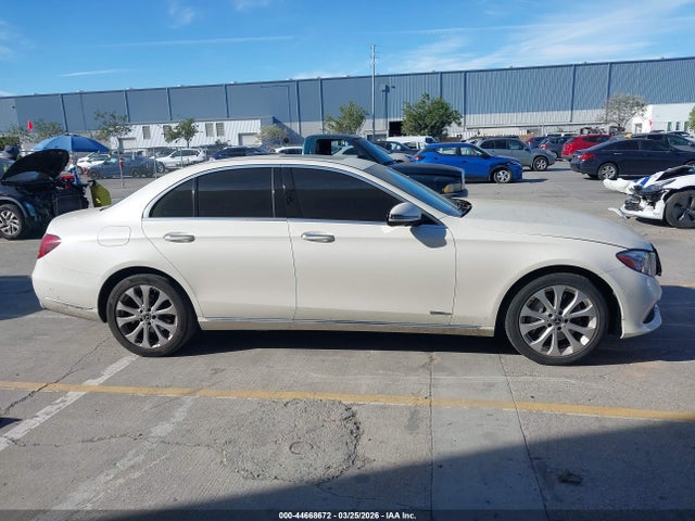 WDDZF4JB9HA245131 Mercedes-Benz E 300