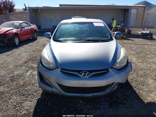 5NPDH4AE0GH695685 Hyundai ELANTRA SE