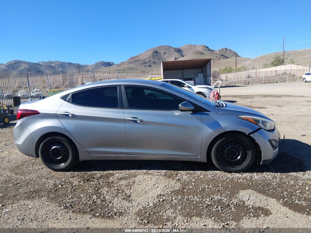 5NPDH4AE0GH695685 Hyundai ELANTRA SE
