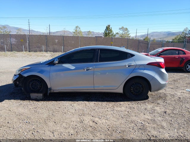 5NPDH4AE0GH695685 Hyundai ELANTRA SE