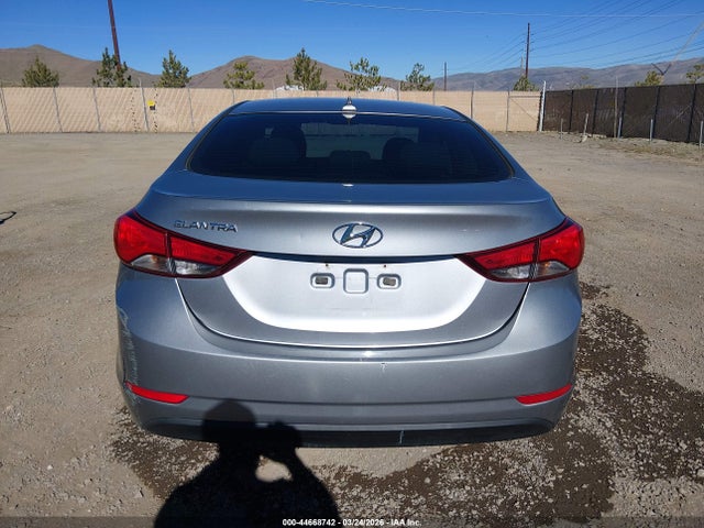5NPDH4AE0GH695685 Hyundai ELANTRA SE