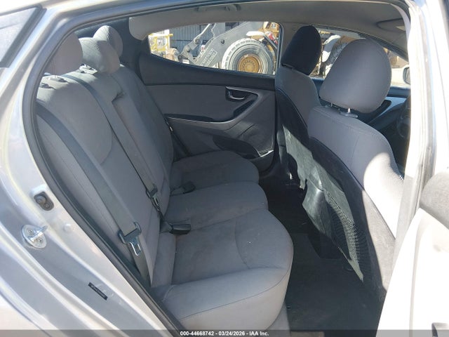5NPDH4AE0GH695685 Hyundai ELANTRA SE