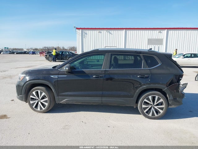 2022 Volkswagen Taos 1.5t Se მანქანა იყიდება აუქციონზე, vin: 3VVRX7B28NM095763, აუქციონის ნომერი: 44668747