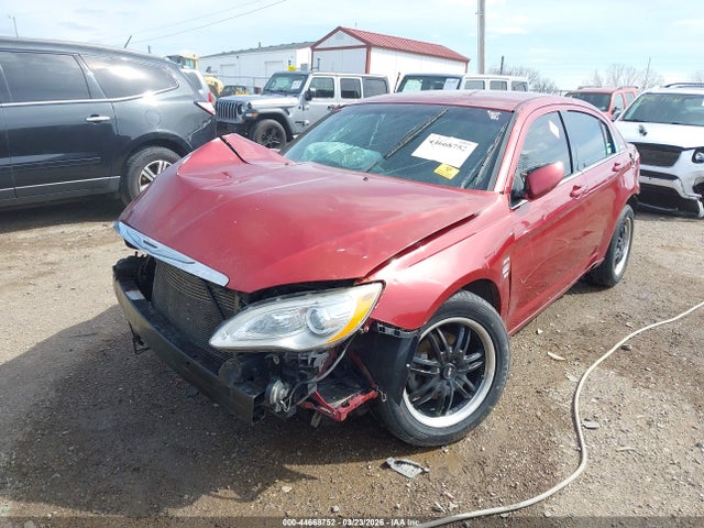 Продажа на аукционе авто 2014 Chrysler 200 Lx, vin: 1C3CCBABXEN141625, номер лота: 44668752