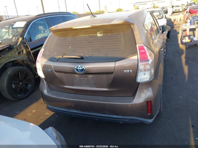 Toyota Prius V Three 2015 JTDZN3EUXFJ028185 Image 16
