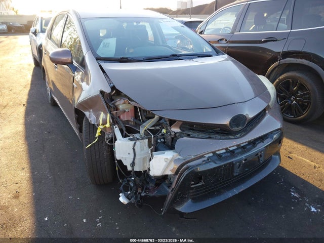 2015 TOYOTA PRIUS V JTDZN3EUXFJ028185 Photo 5