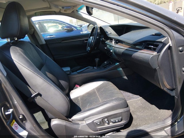 44668799 :رقم المزاد ، JTHBK1GGXE2118191 vin ، 2014 Lexus Es 350 مزاد بيع