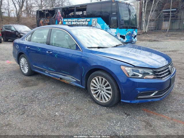 2017 VOLKSWAGEN PASSAT 1VWBT7A3XHC036187