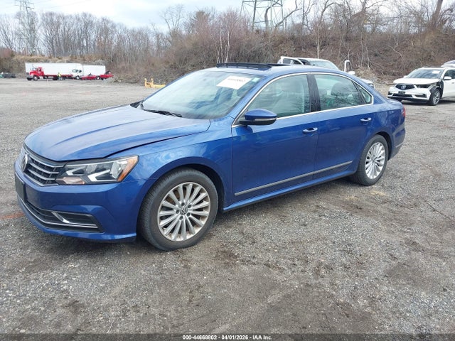2017 VOLKSWAGEN PASSAT 1VWBT7A3XHC036187 Photo 1